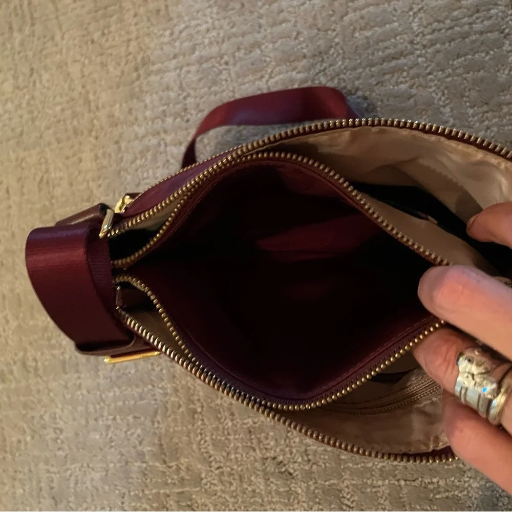 EUC Tumi Voyager Burgundy Crossbody with Gold Hardware, - Picture 6 of 9